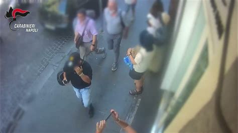 rolex carabiniere napoli|Napoli: scipparono Rolex a turisti, 2 arresti .